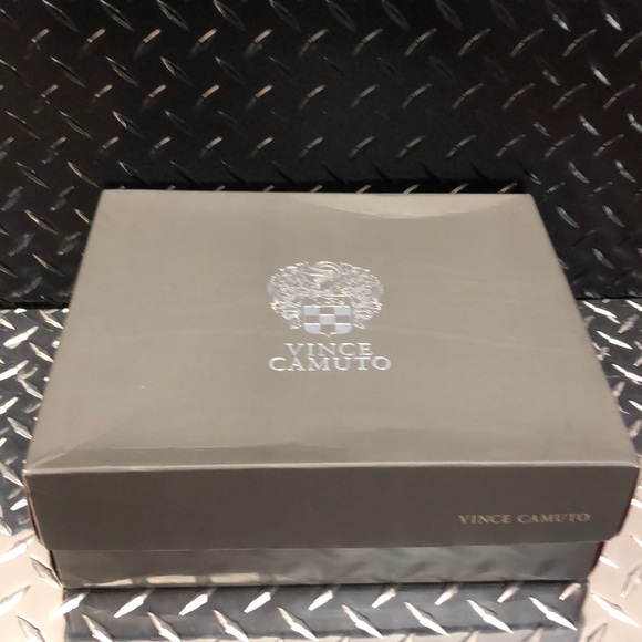 Vince Camuto lady’s high heels - Picture 6 of 8